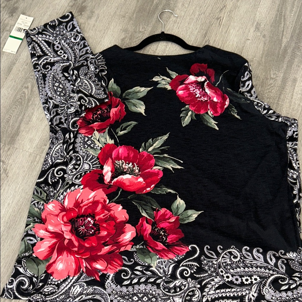 Alfred Dunner Black and Red Floral Paisley Long Sleeve Top - Picture 5 of 13